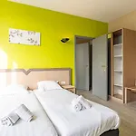 Sleep & Go Hotel