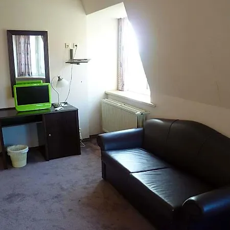 Sleep & Go Hotel